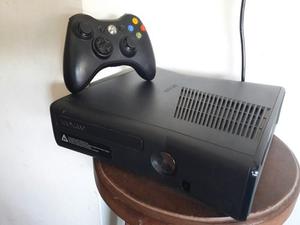 Xbox 360 Slim + 4 Juegos