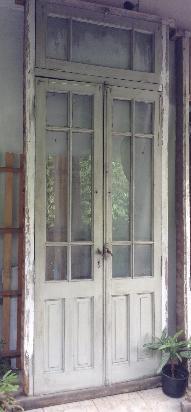 puerta antigua de madera pinotea doble hoja