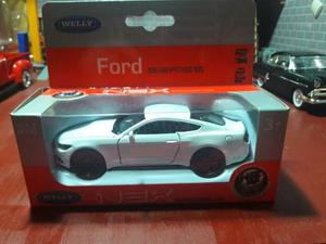 Ford Mustang . En Escala 1/32. De Welly