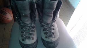 Botas Ama Dablam Front Limit