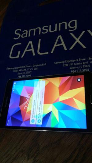 Tablet Samsung 4 patalla 7. Nueva. Wifi- Celular