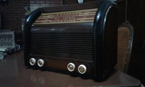Antigua radio valvular