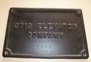 Antigua placa de ascensores Otis