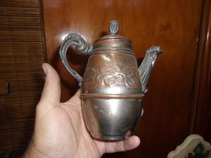 jarra antigua en cobre esmaltado $200-