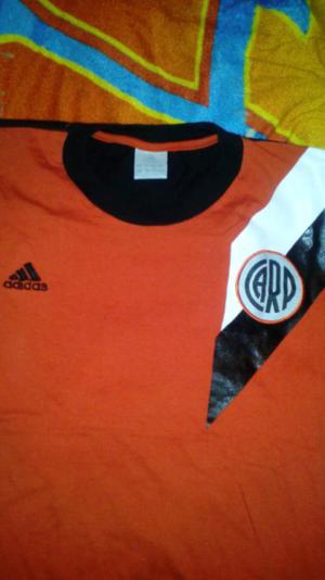 VENDO REMERA RIVER PLATE ADIDAS