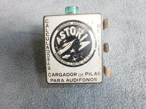 CARGADOR PARA PILAS DE AUDIFONOS Y CALCULADORAS