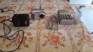 Camara digital Olympus FE-100 con pilas recargables y