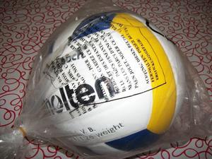 Vendo pelota de voley Molten $400