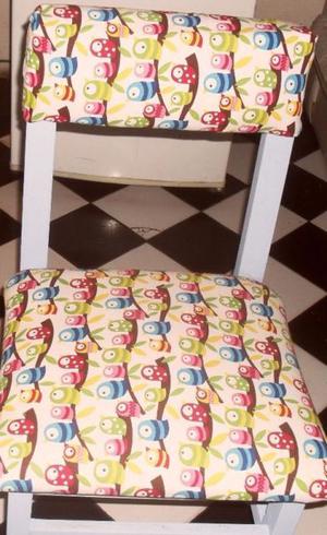 Silla tapizada ideal para cuarto de niño.