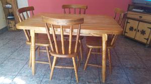 Mesa de cocina con 4 sillas