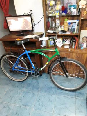 VENDO BICICLETA PLAYERA R26 IMPECABLE con todo NUEVO para su