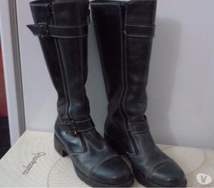 Vendo Bota de mujer caña alta 37.