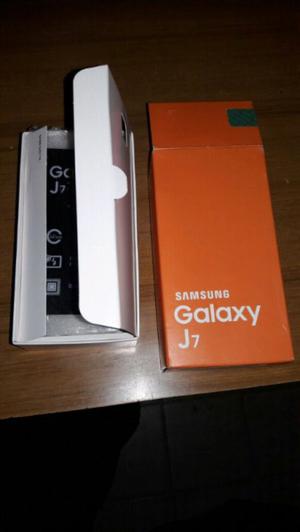 Samsung galaxy j7 libre vendo o permuto