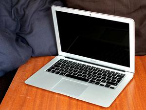 MacBook Air  iG 120G 10Hrs