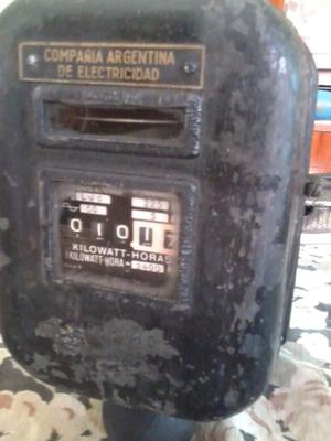 Medidor de luz antiguo, ex Companía Argentina de