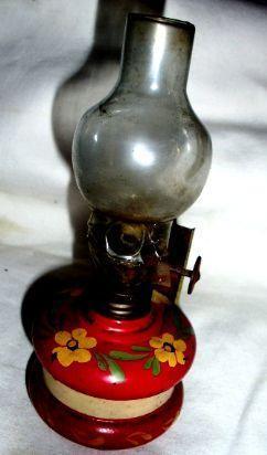antigua mini lampara kerosenne pared flores pintada