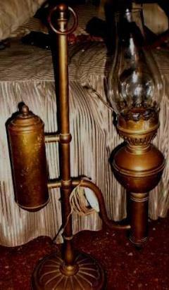 antigua y rara lampara mesa-rincon-techo