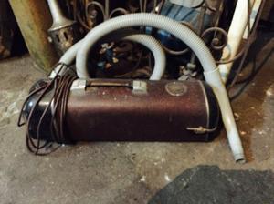 aspiradora antigua electrolux, inglesa.- funcionando $ 650.-