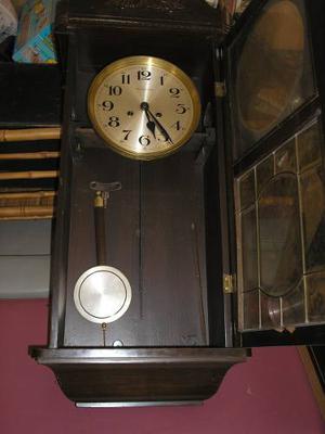 Antiguo Reloj De Pared -cuerda Y Pendulo-marca Escassany