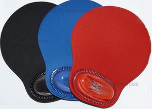 PAD MOUSE CON APOYA MUÑECA DE GEL (ROJO-AZUL-NEGRO)