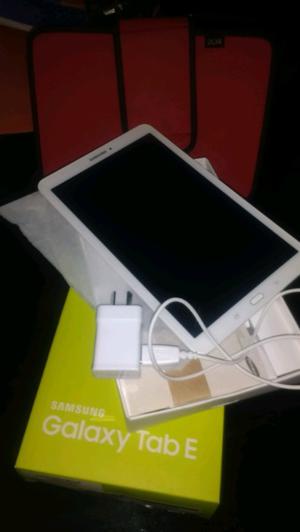 Vendo tablet Samsung Galaxy tab E SM-T' +funda libro