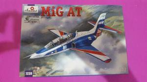 Avion Mig At Amodel 1/72