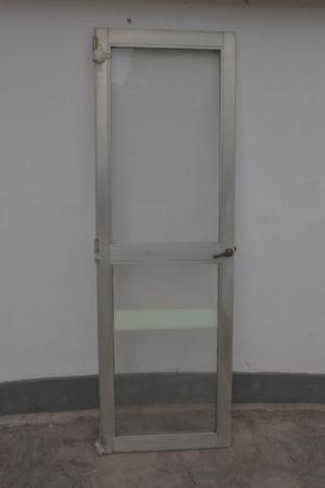 Puerta Aluminio Reforzado y vidrio