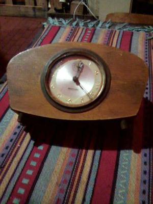 Reloj A Cuerda Retro