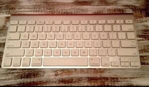 Apple wireless Keyboard