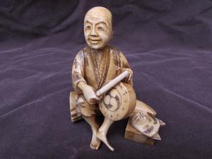 FIGURA ORIENTAL MATERIAL NOBLE