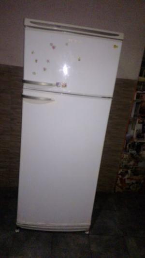 heladera con freezer marca patrick