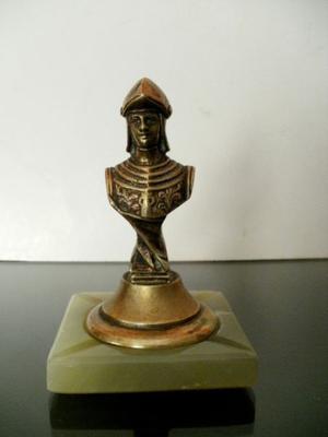 FIGURA DE BRONCE CON BASE DE MÁRMOL