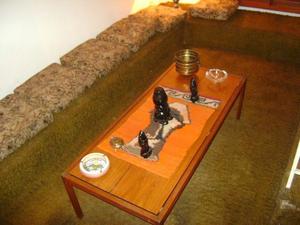 mesa ratona de madera.