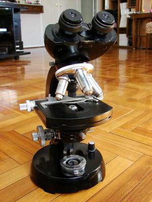 Excelente Microscopio Binocular. Marca C. Zeiss. Alemania.