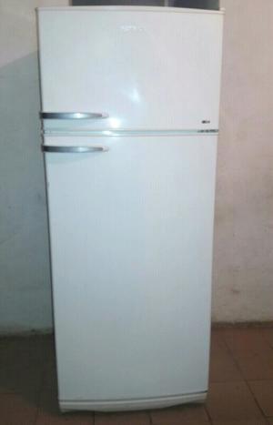 HELADERA PATRICK CON FREEZER