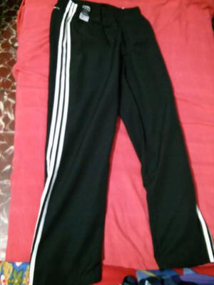 Vendo Pantalon adidas tallea s original como nuevo