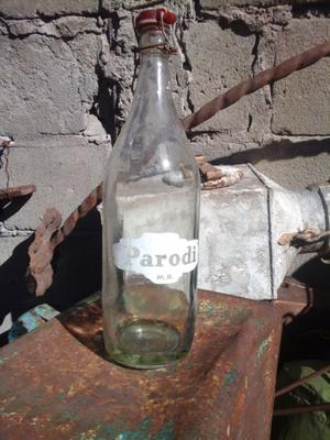 antigua botella de soda parodi 1l