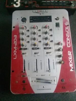 Mixer piramid y luxell y un crossover audio lab