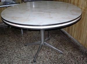 VENDO MESA DE FORMICA DE 1,19 X 1,19 MTS REDONDA