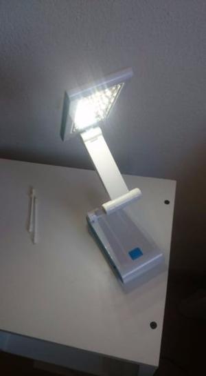 velador o luz de emergencia Led, recargable