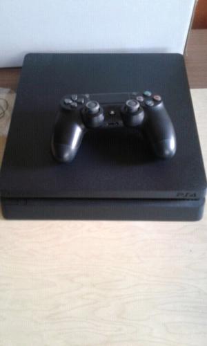 Vendo play Station 4