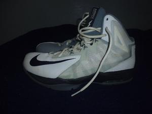 Vendo zapatillas de basquet Nike Sttuter Step 2