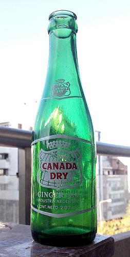 Antigua Botella Canada Dry Ginger Ale