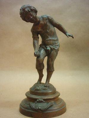 figura de niño; le billes, petit bronce de auguste moreau,