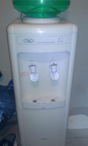 dispenser frio calor.un mes de uso