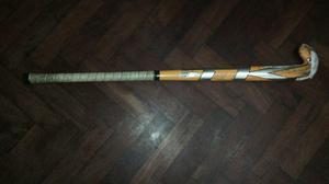 Palo de Hockey TK. 50% Carbon, 45% Glass Fibre, 5% Aramid.