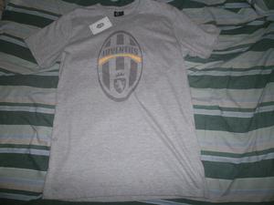 Remera de Juventus nueva con etiqueta Talle L y S