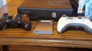 Xbox360 poco uso co 2 controles y juegos