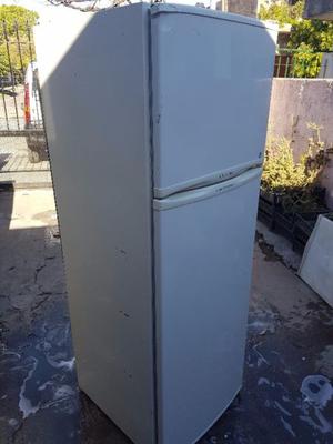 Vendo Heladera con freezer Electrolux Oferta