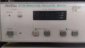 Oscilador con modulación por jitter